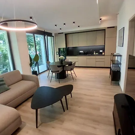 Apartament Fenyvesliget V *