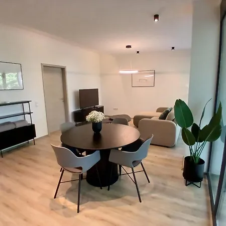 Fenyvesliget V Apartament *