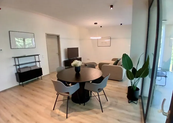 Fenyvesliget V Apartament *