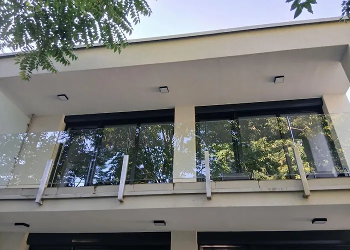 Fenyvesliget V Apartament *